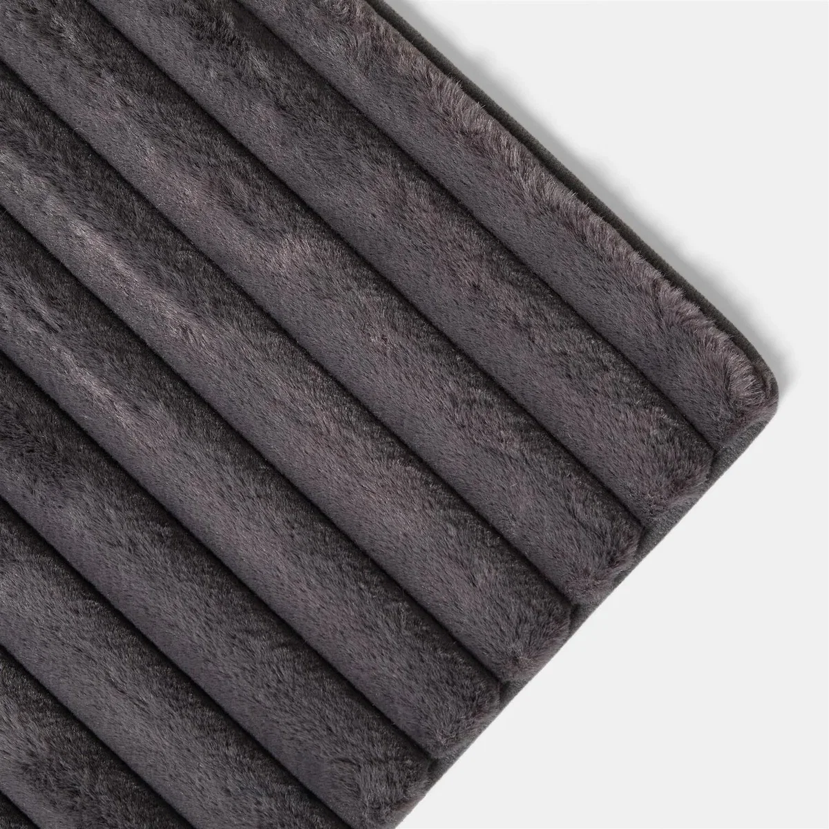 OHS Faux Fur Ribbed Rug - Charcoal / 120X170 – image 4
