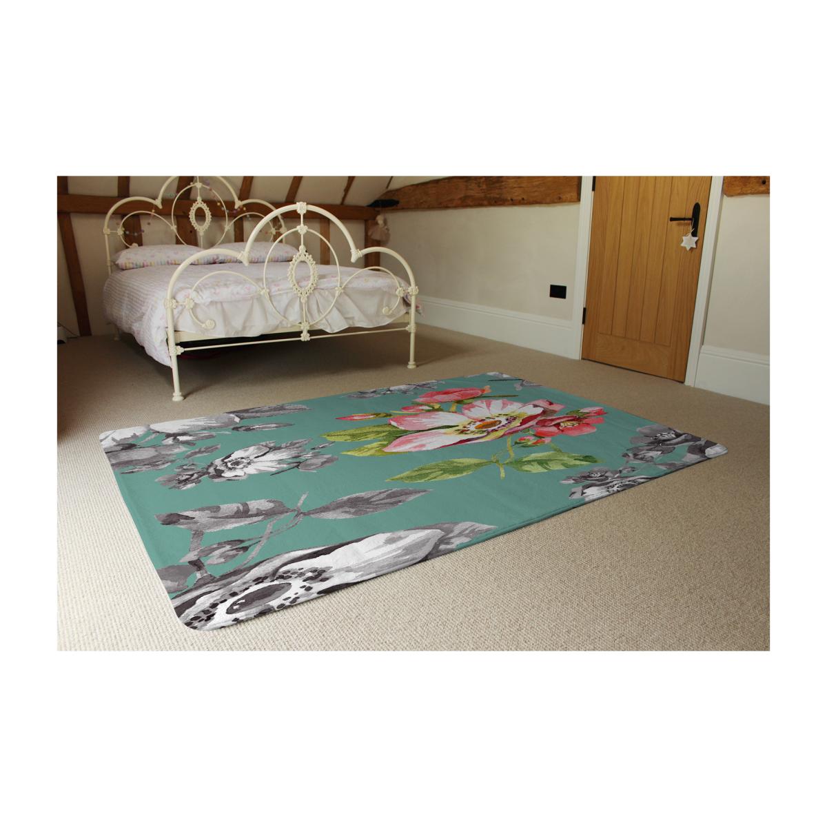 Bright Flower On Green Rug - Green / 230cm – image 1