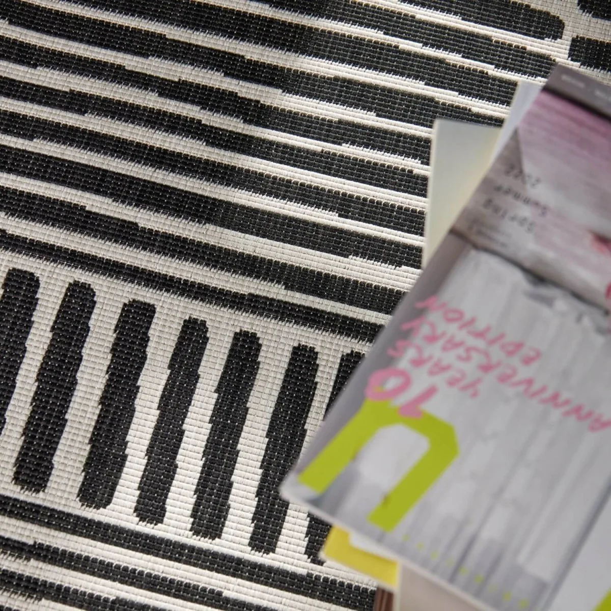 Bounds Flatweave Round Rug - Black – image 3