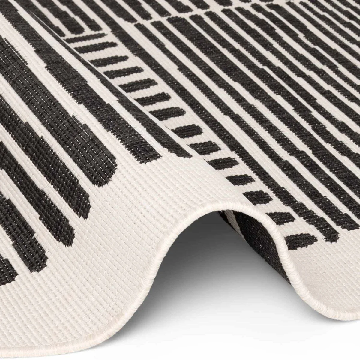 Bounds Flatweave Round Rug - Black – image 4