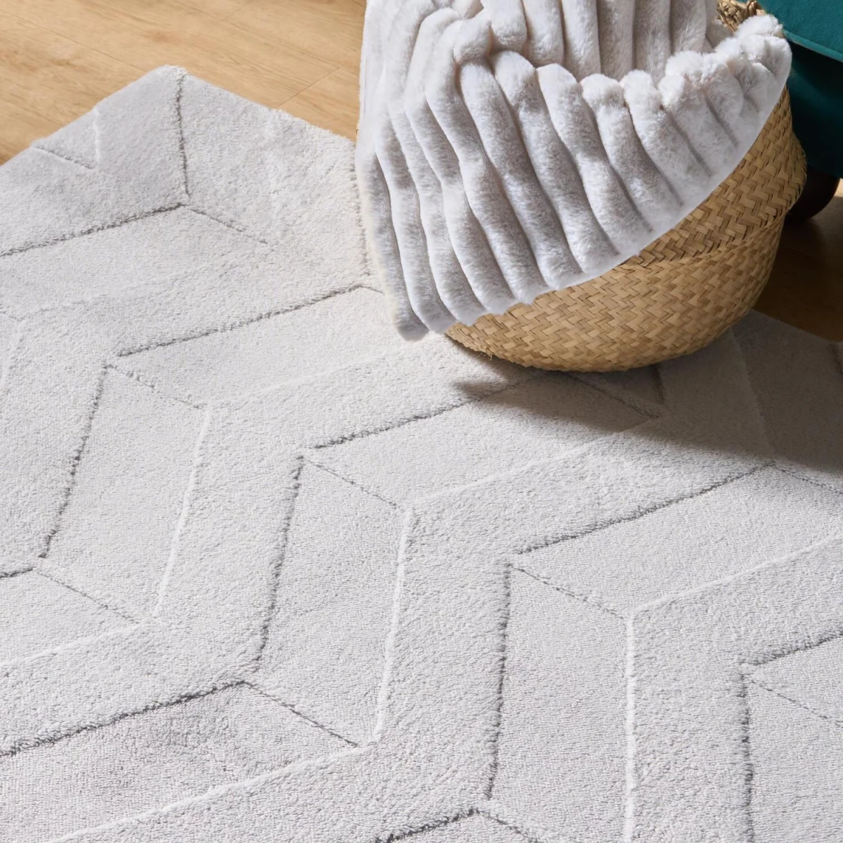 OHS Chevron Carved Rug - Grey / 160X230 – image 3