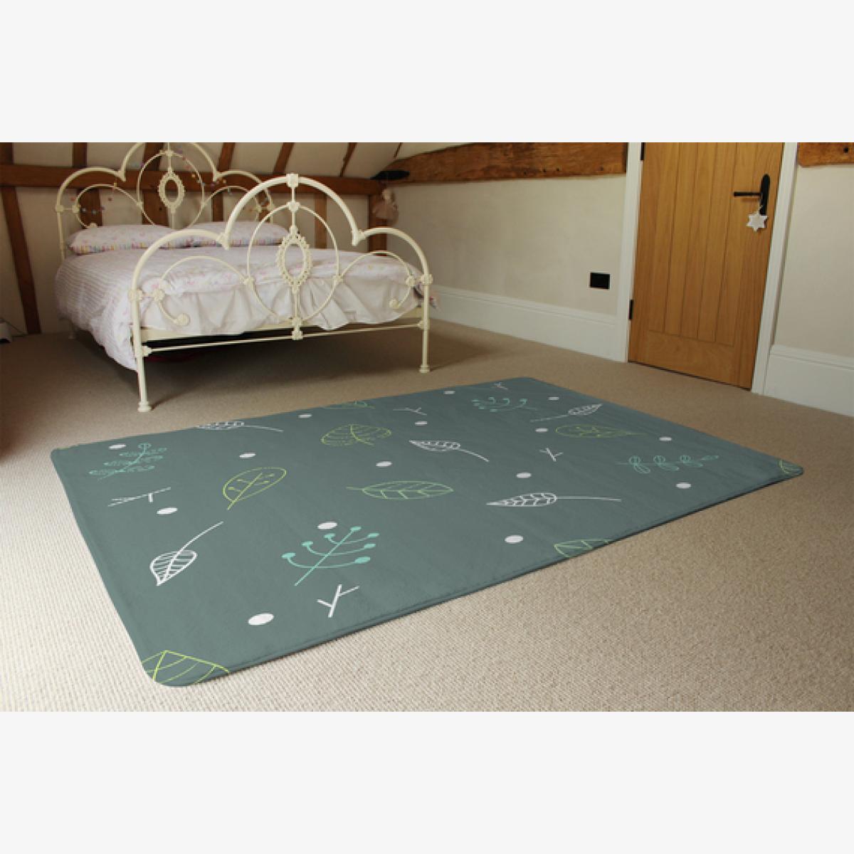 Hand Drawn Leaves Rug - Green / 230cm – image 1