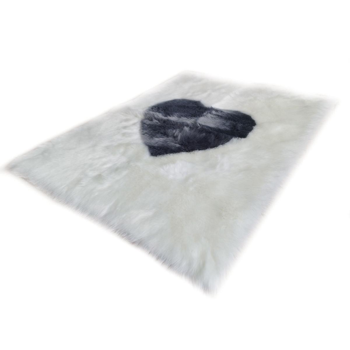 Heart Faux Fur Rug – image 4