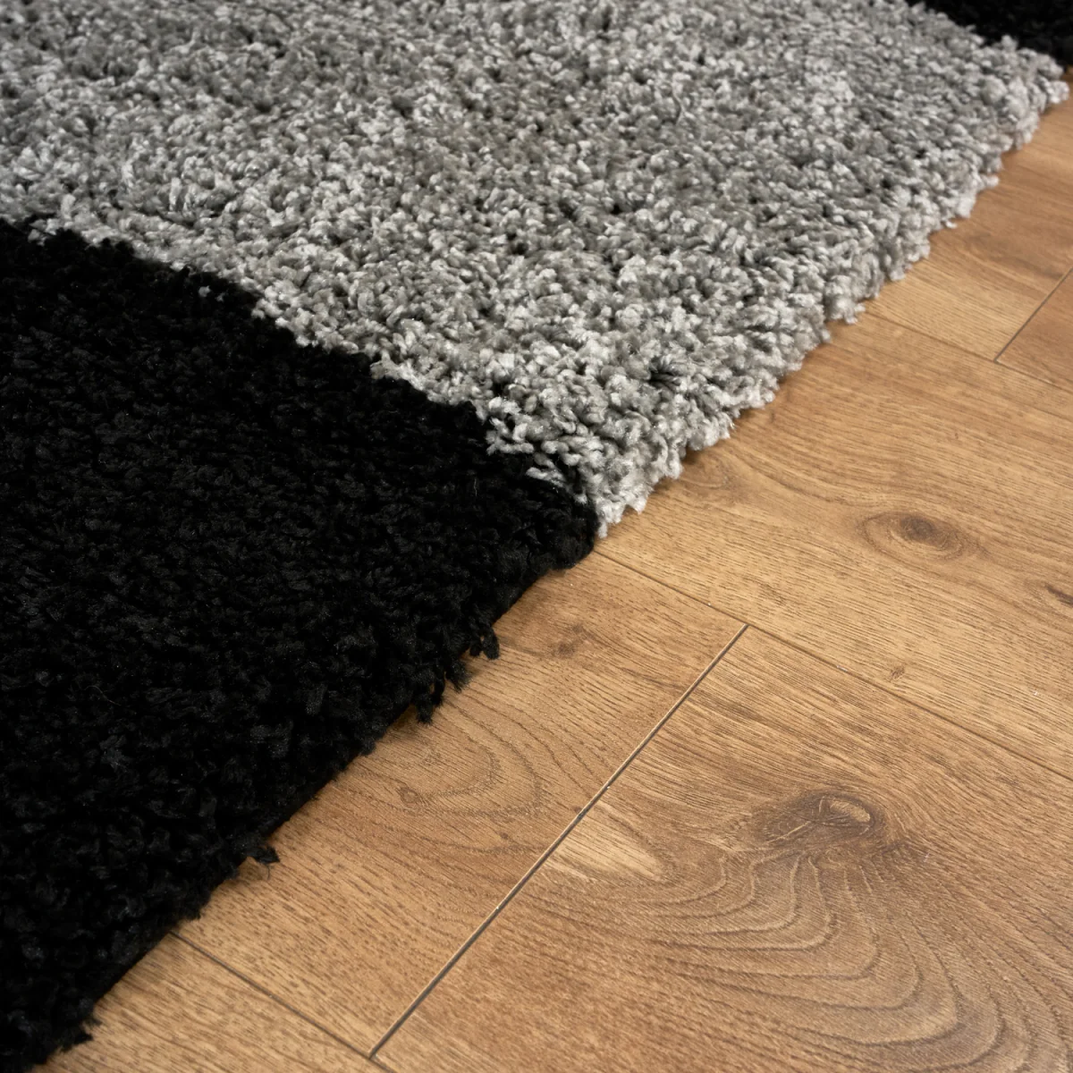 California Checked Shaggy Rug - Black / 110cm / 60cm – image 7