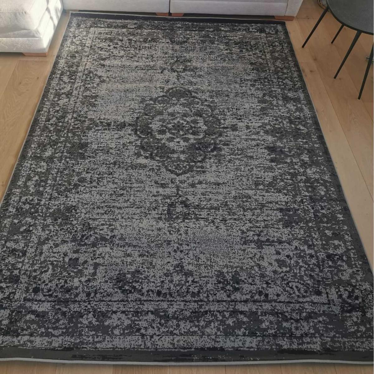 Timeless Elegance Grey Traditional Rug for Any Room Decor - JDV - Grey / 10kg – image 1