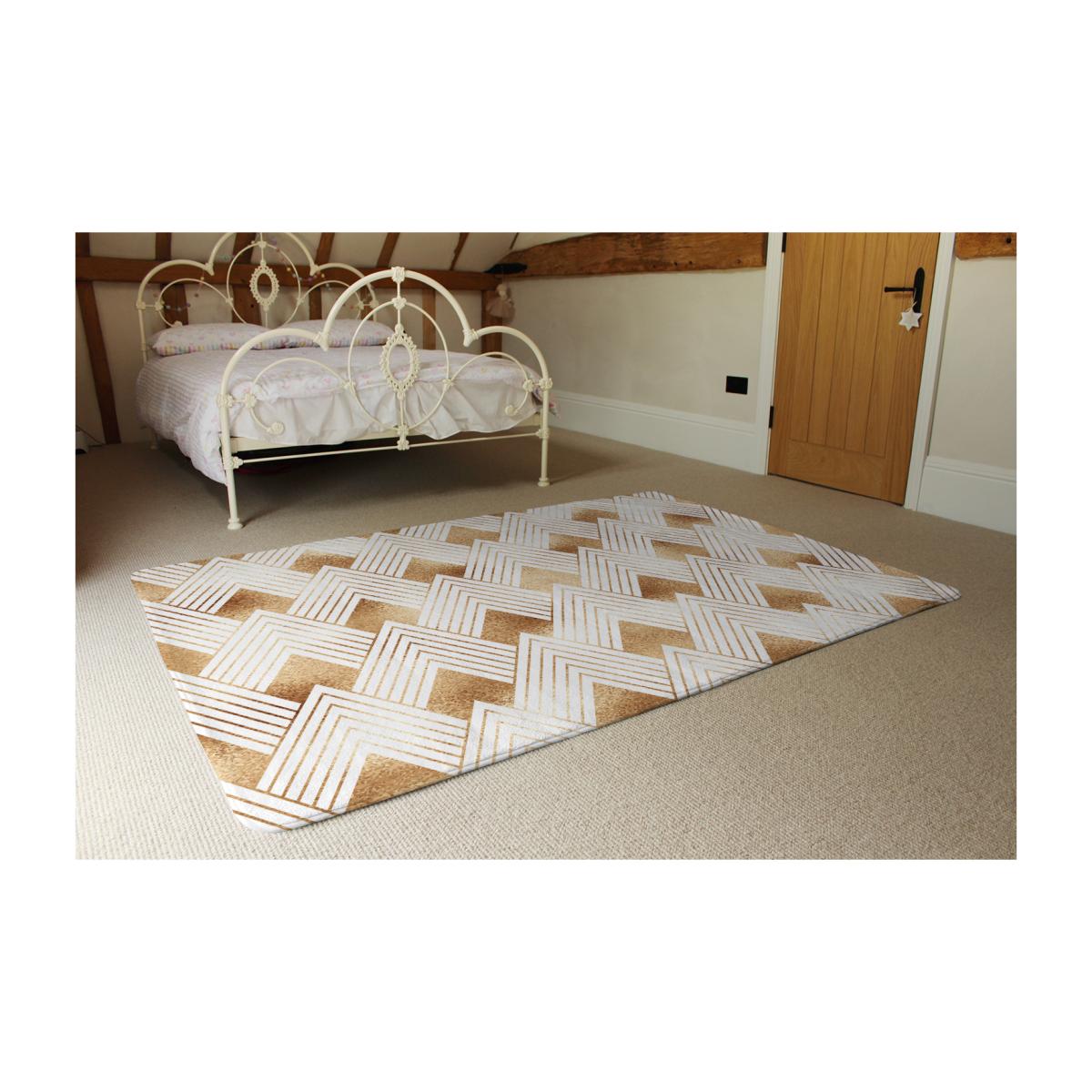 Golden Geometric Shapes Rug - Gold / 230cm – image 1
