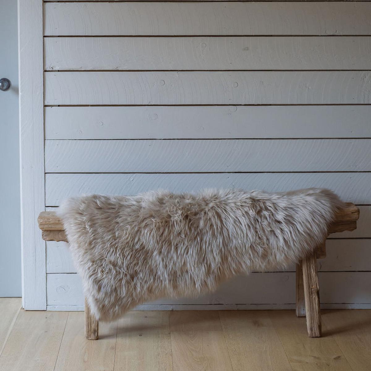 Sheepskin Rug In Dark Linen - linen – image 4