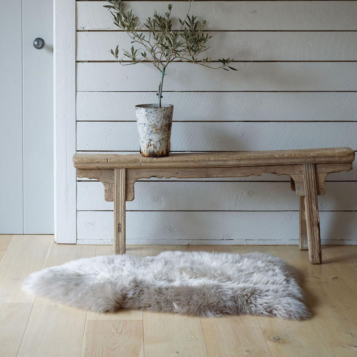 Sheepskin Rug In Dark Linen - linen – image 5