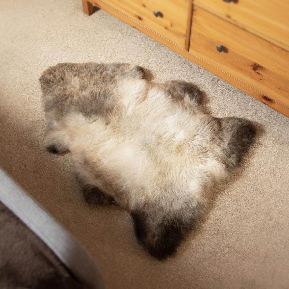 British Moorland Rarebreed Sheepskin Rug in Light Shades - Neutral – image 2