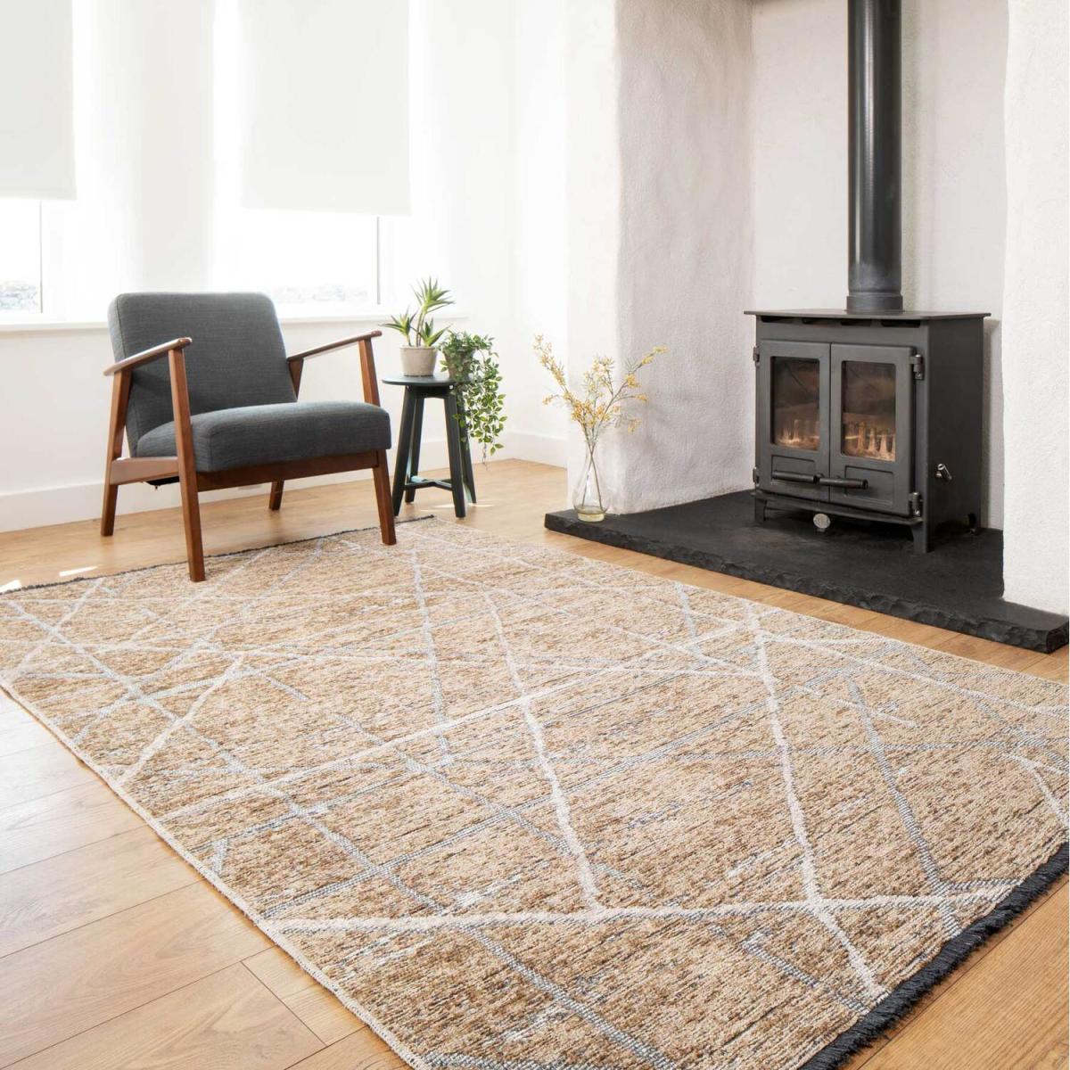 Beige Gold Distressed Geometric Reversible Chenille Living Area Rug - Beige / 280 x 190cm – image 4