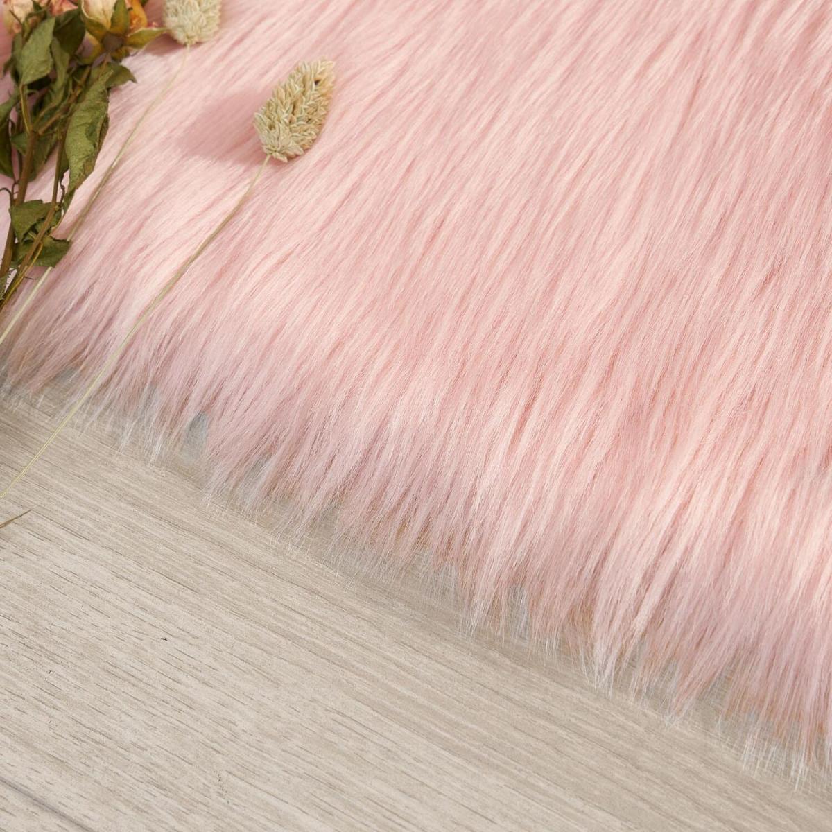 Sienna Faux Sheepskin Fluffy Plush Heart Shape Rug - Pink – image 3