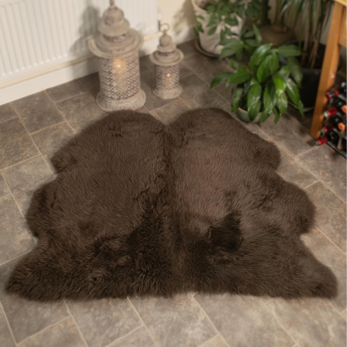 British Moorland Double Sheepskin Rug in Brown - Brown