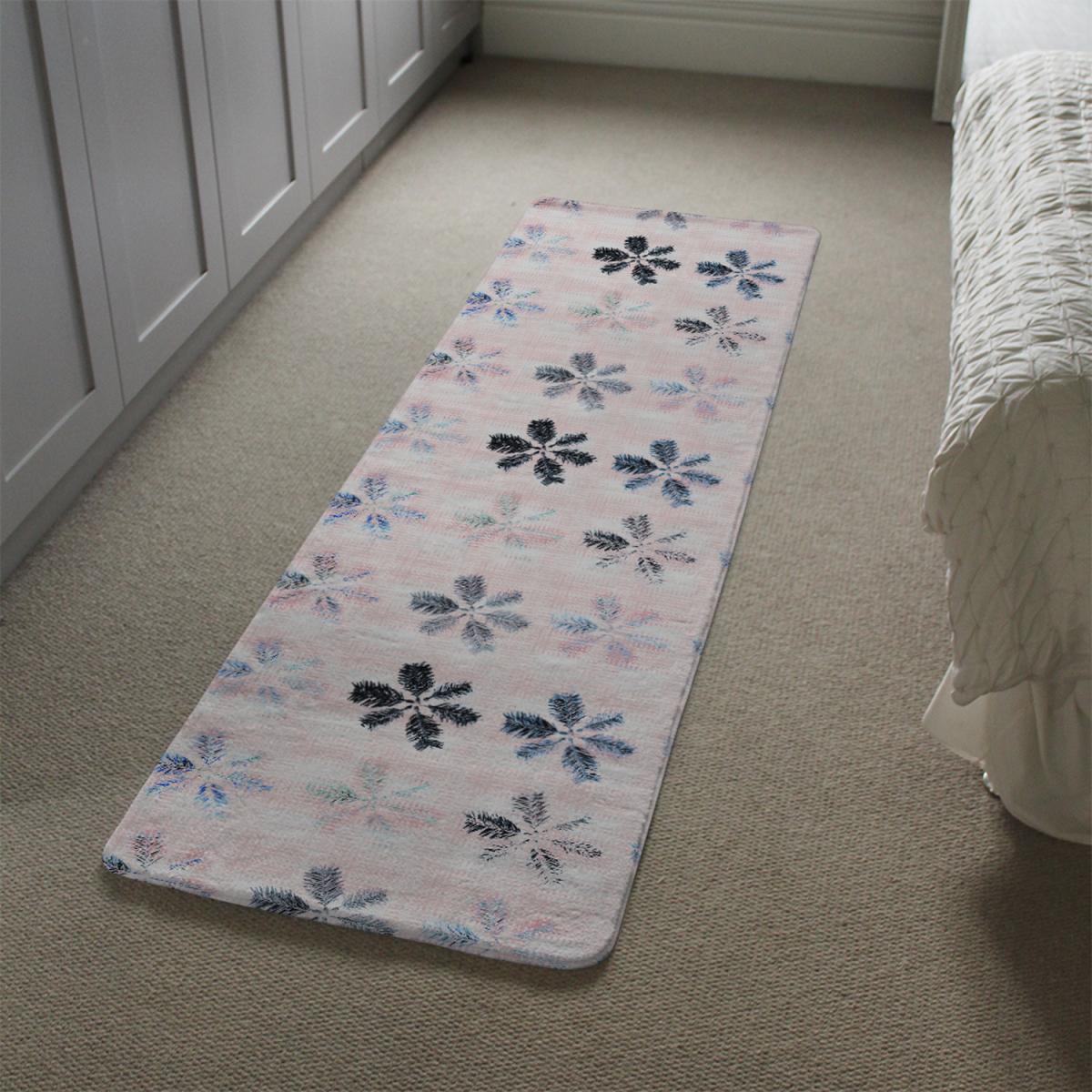 Colorful Pine Leaves Runner Rug - Pink – image 1