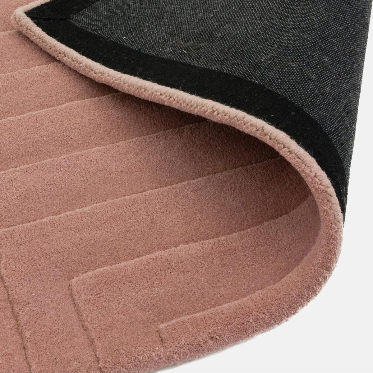 Form Rug - Pink / 120 x 170cm