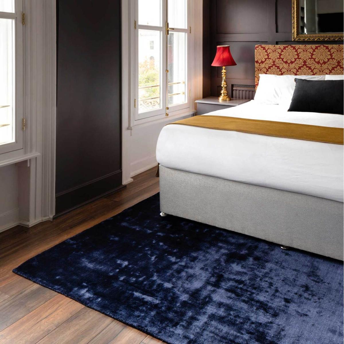 Deep Navy Blue Luxurious Viscose Area Rug - Midnight Navy / 230 x 160cm – image 2