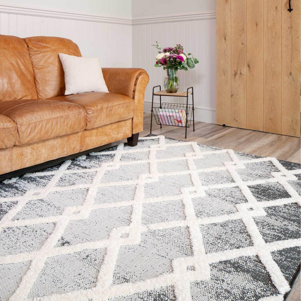 Charcoal Grey Diamond Trellis Textured Flatweave Indoor Outdoor Rug - Charcoal Grey / 150 x 80cm – image 2