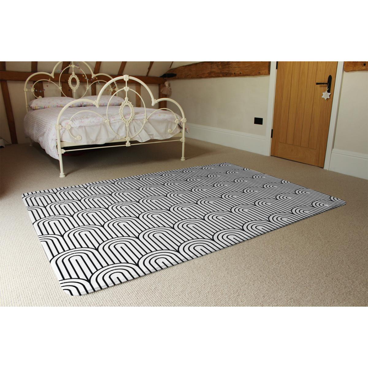 Geometric Curves Rug - Black / 110cm – image 3