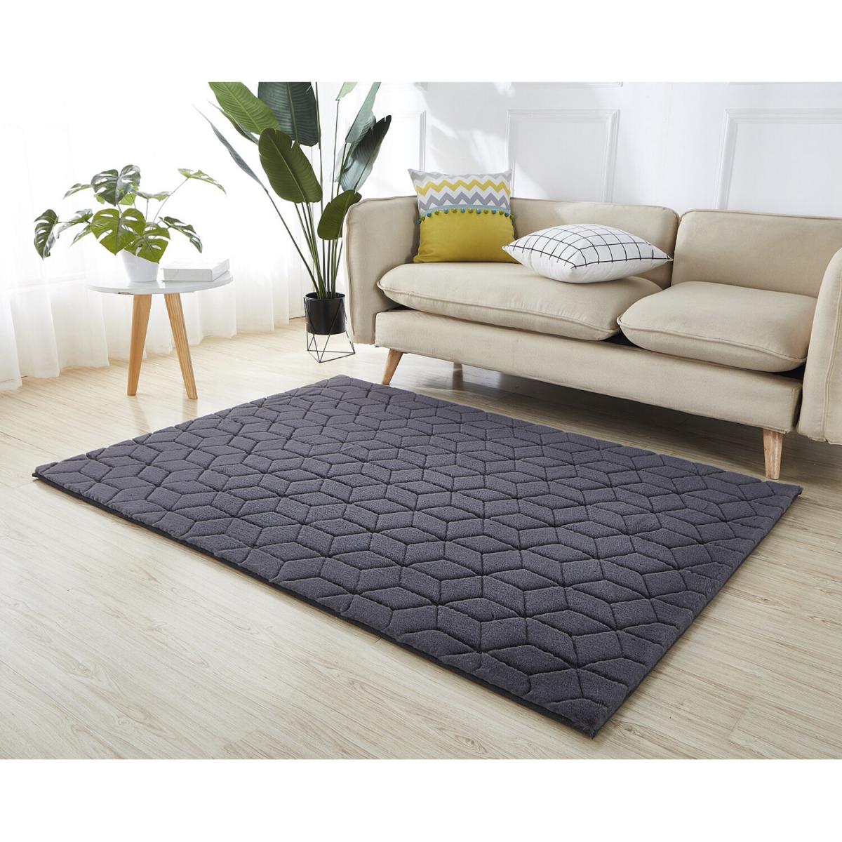 Geo Faux Rabbit Rug - Dark Grey / 200cm – image 2