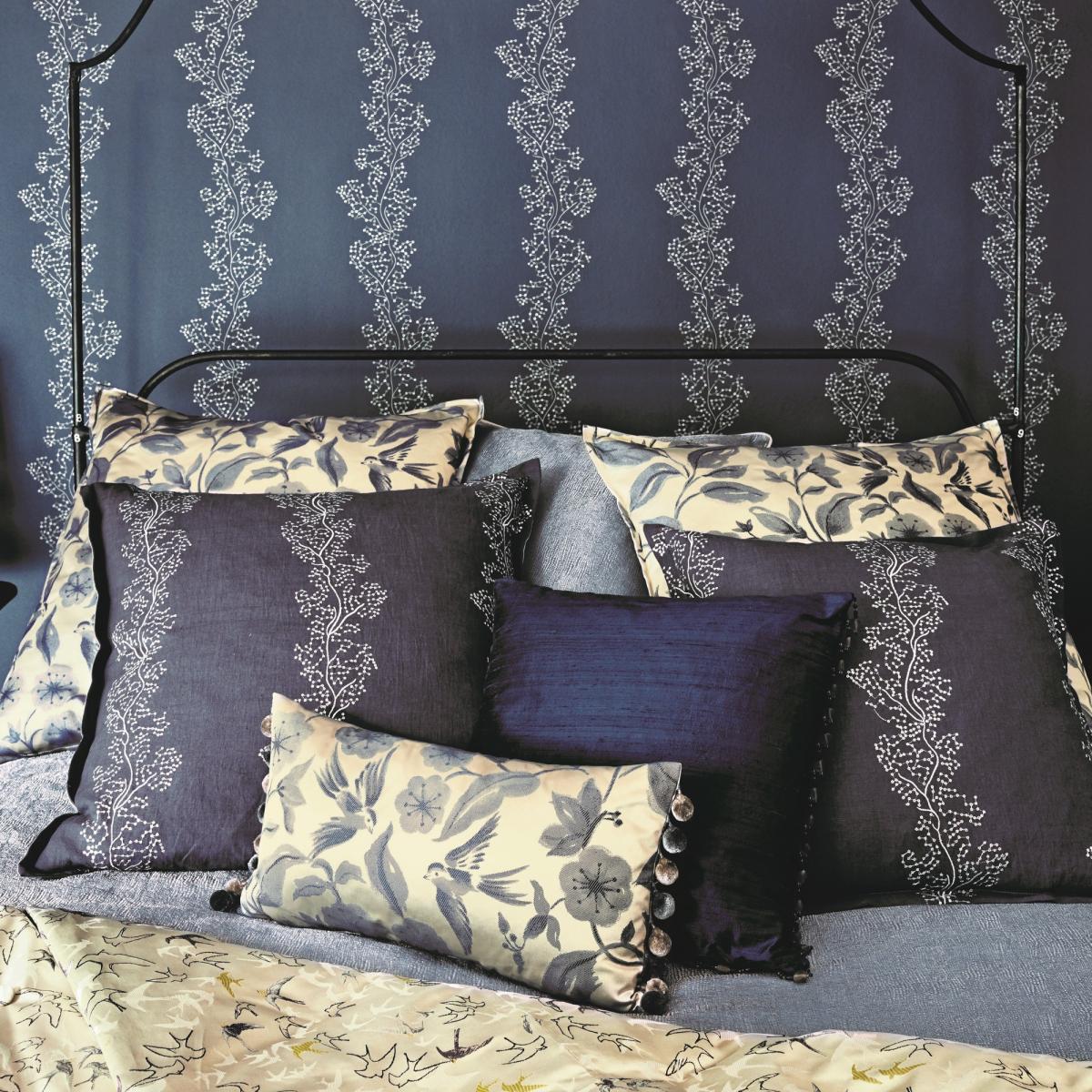 Sparkle Coral Wallpaper 213039 by Sanderson in Silver Indigo BlueRoll – image 2