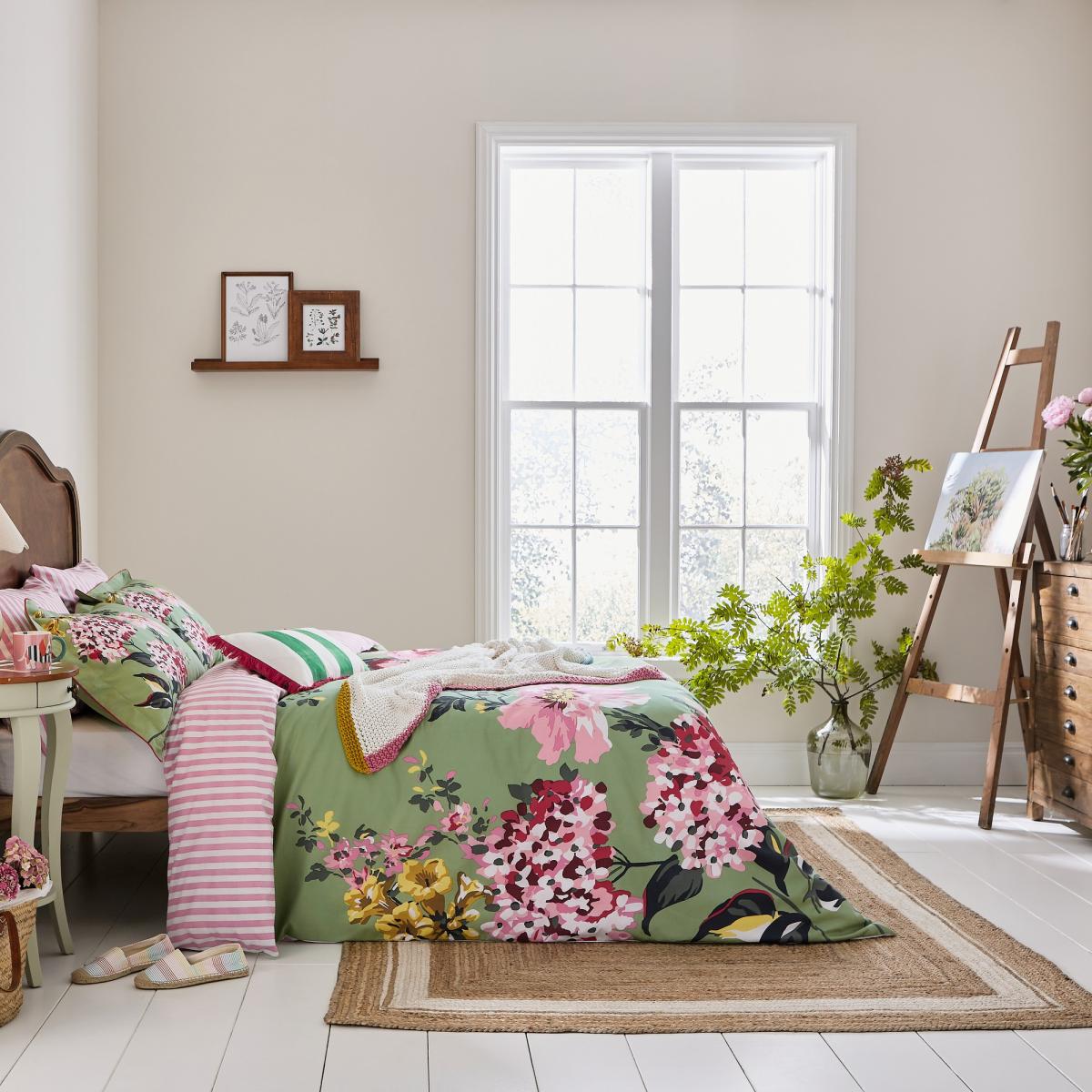 Hydrangea Floral Cotton Bedding Set By Joules in Green 260x220cm – image 1