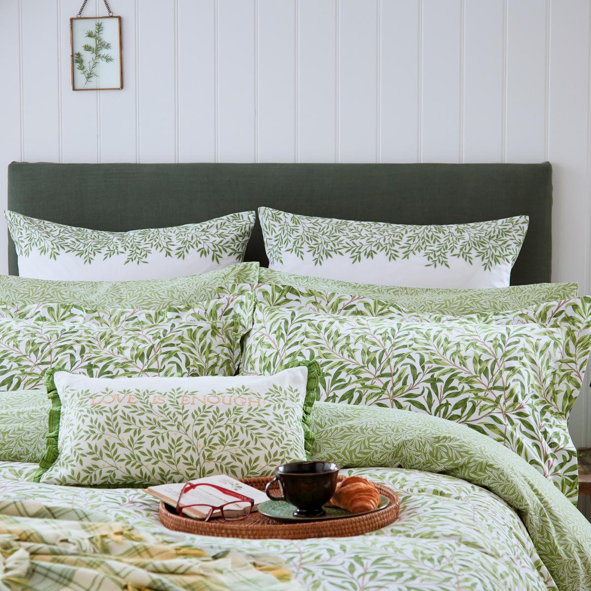 Willow Bough Bedding Duvet Cover and Pillowcase by William Morris in Leaf Green 230x220cm – image 2