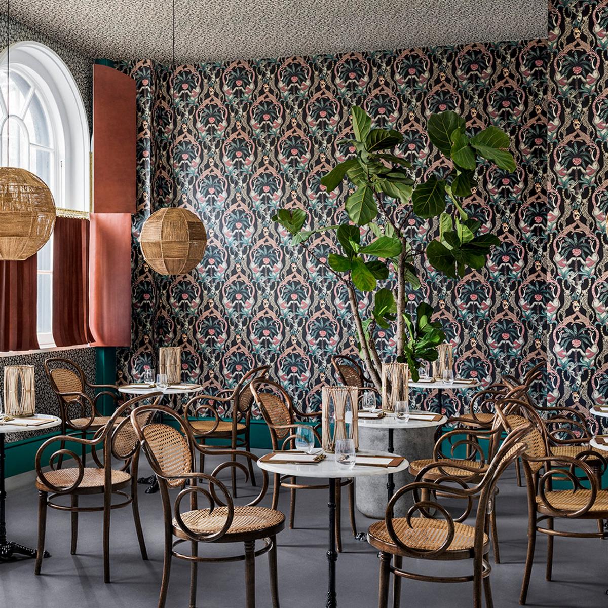 Safari Totem Wallpaper 119 2008 by Cole & Son in Print Room Blue Roll – image 2