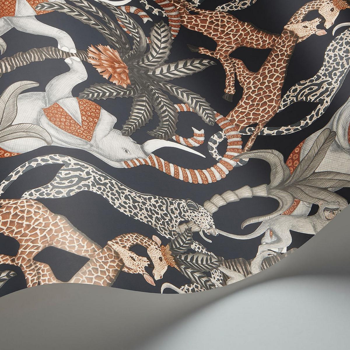 Safari Totem Wallpaper 119 2009 by Cole & Son in Ginger Orange Roll – image 2