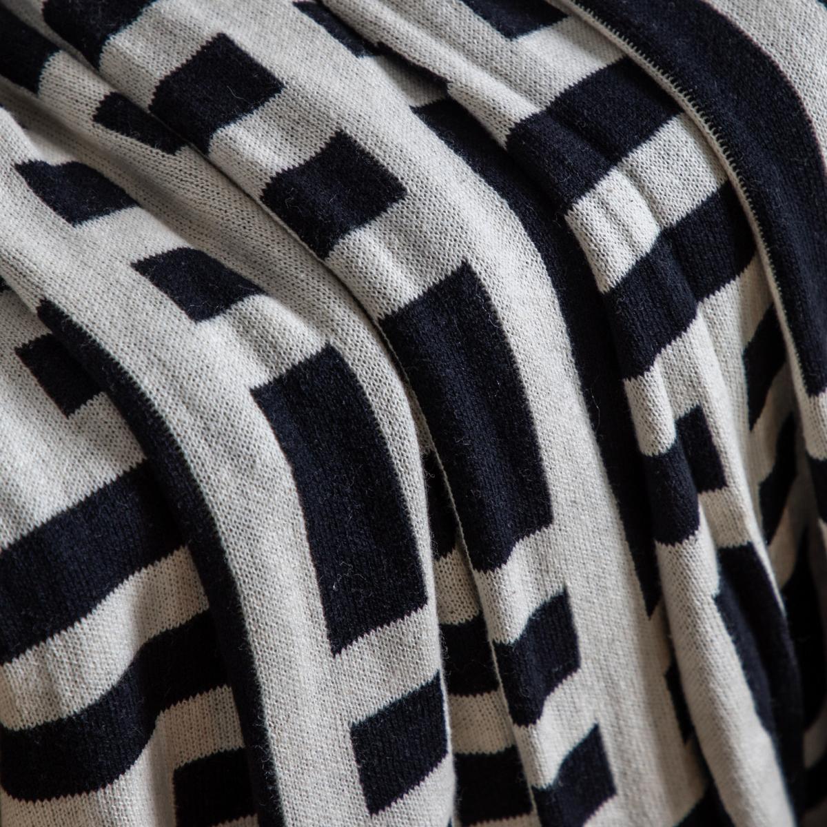 Elio Knitted Geometric Cotton Throw in Black&nbsp;130x170cm – image 5