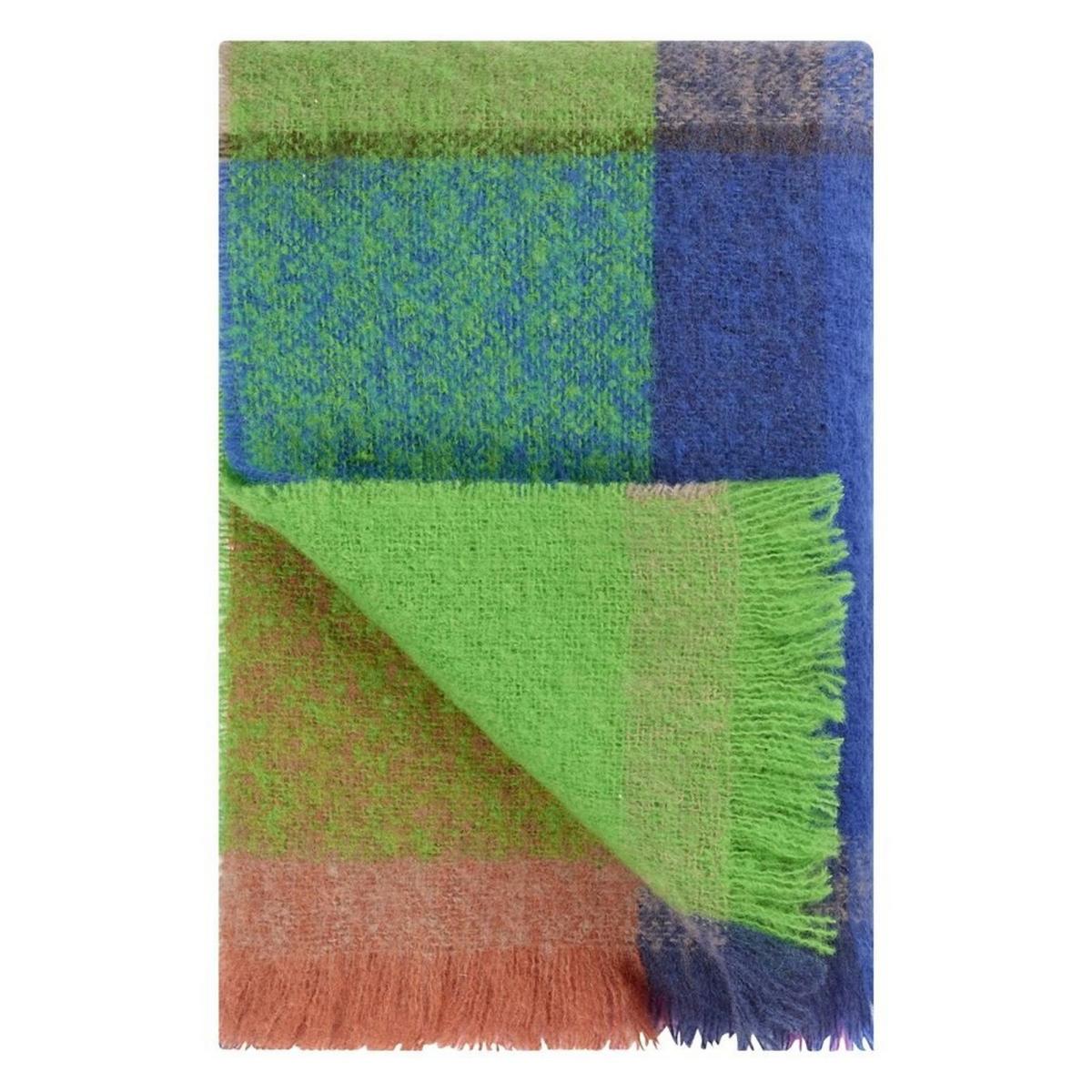 Varanasi Fuchsia Mohair Throw in Green By Designers Guild 130x180cm – image 4