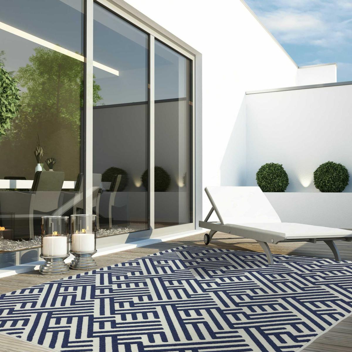 Antibes Linear Geometric Outdoor Rugs in AN04 Blue White – image 1
