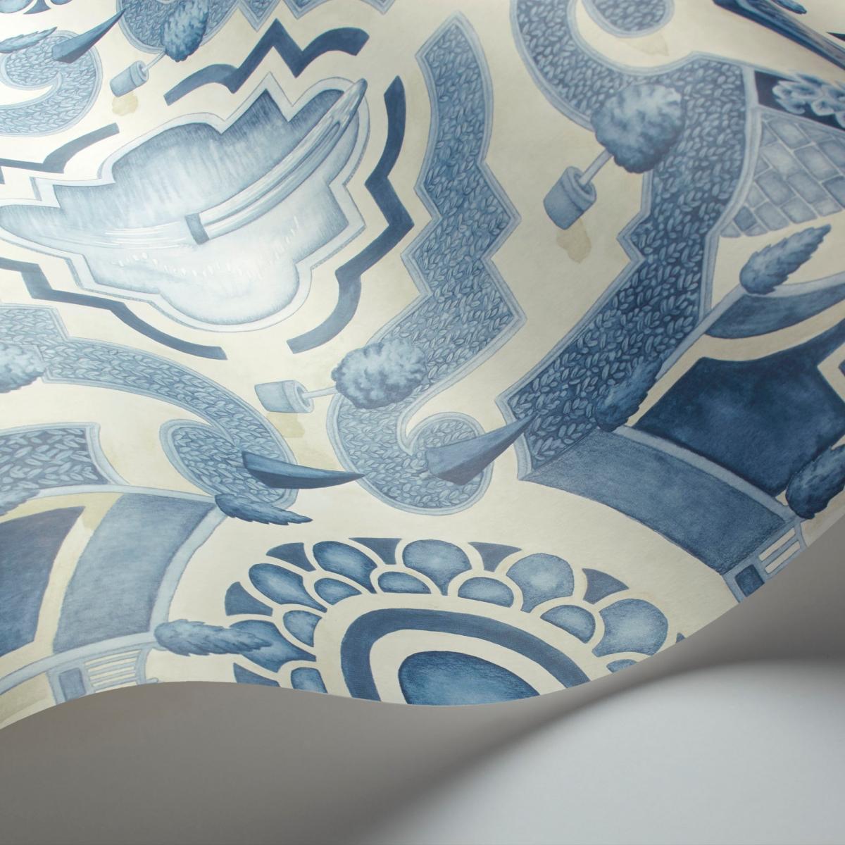 Topiary Wallpaper 2007 by Cole & Son in China Blue&nbsp;Roll – image 2