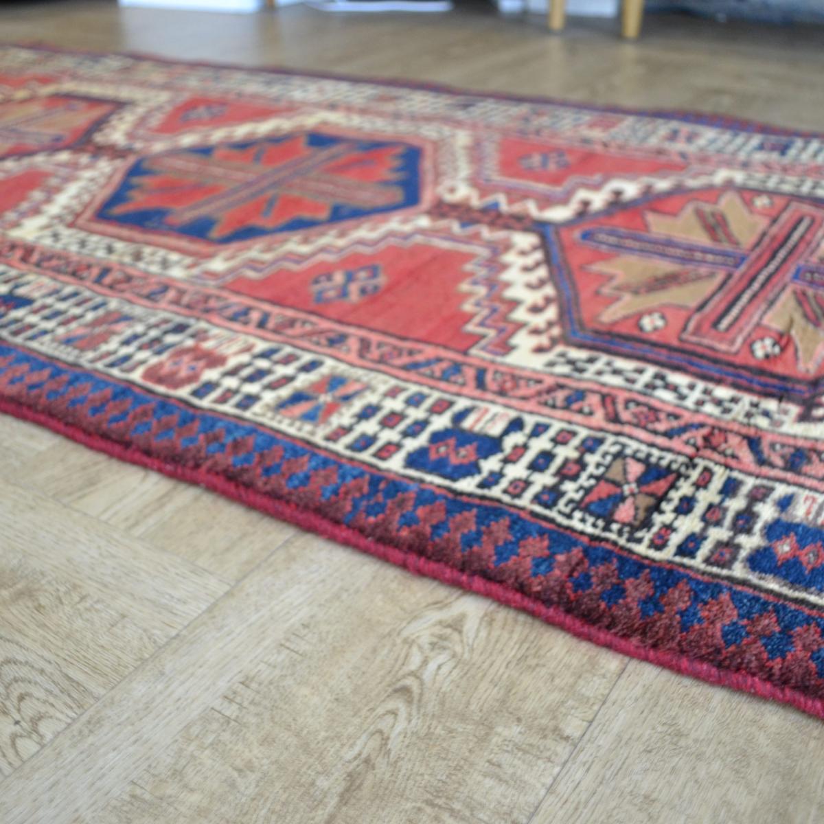 Meshkin 254002 Traditional Hand Knotted Wool Runner Rug in Red 330x92cm – image 3