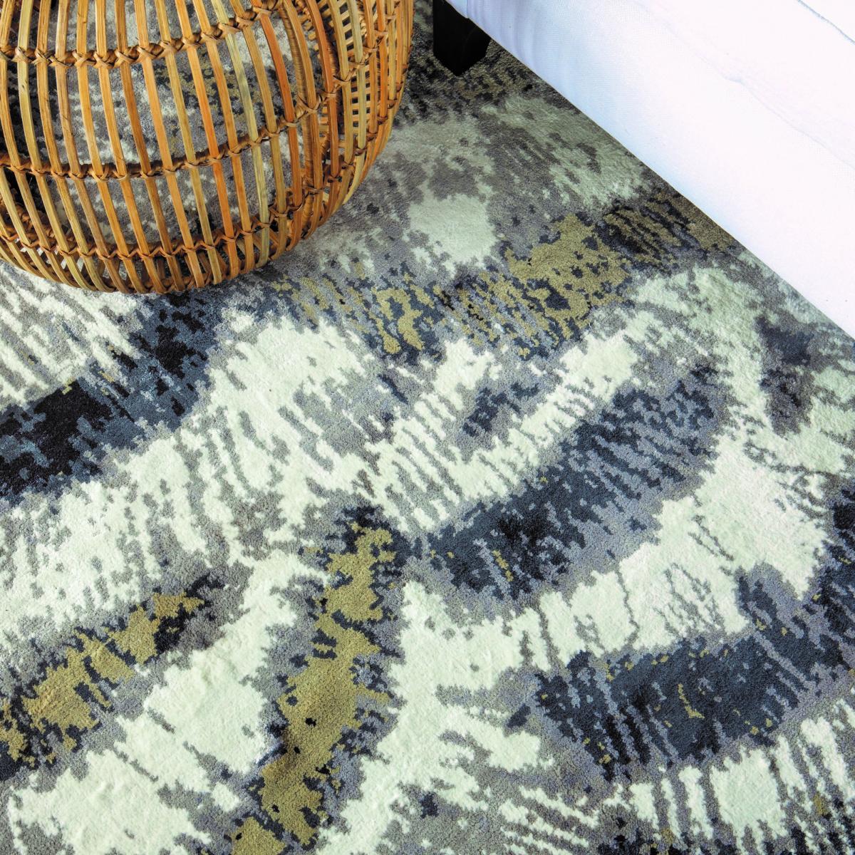 Fontanetta rugs in Silver by William Yeoward – image 2