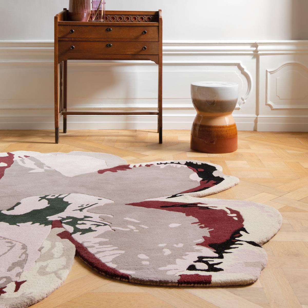 Shaped Magnolia 162303 Circle Rugs by Ted Baker in Burgundy150x150cm – image 3