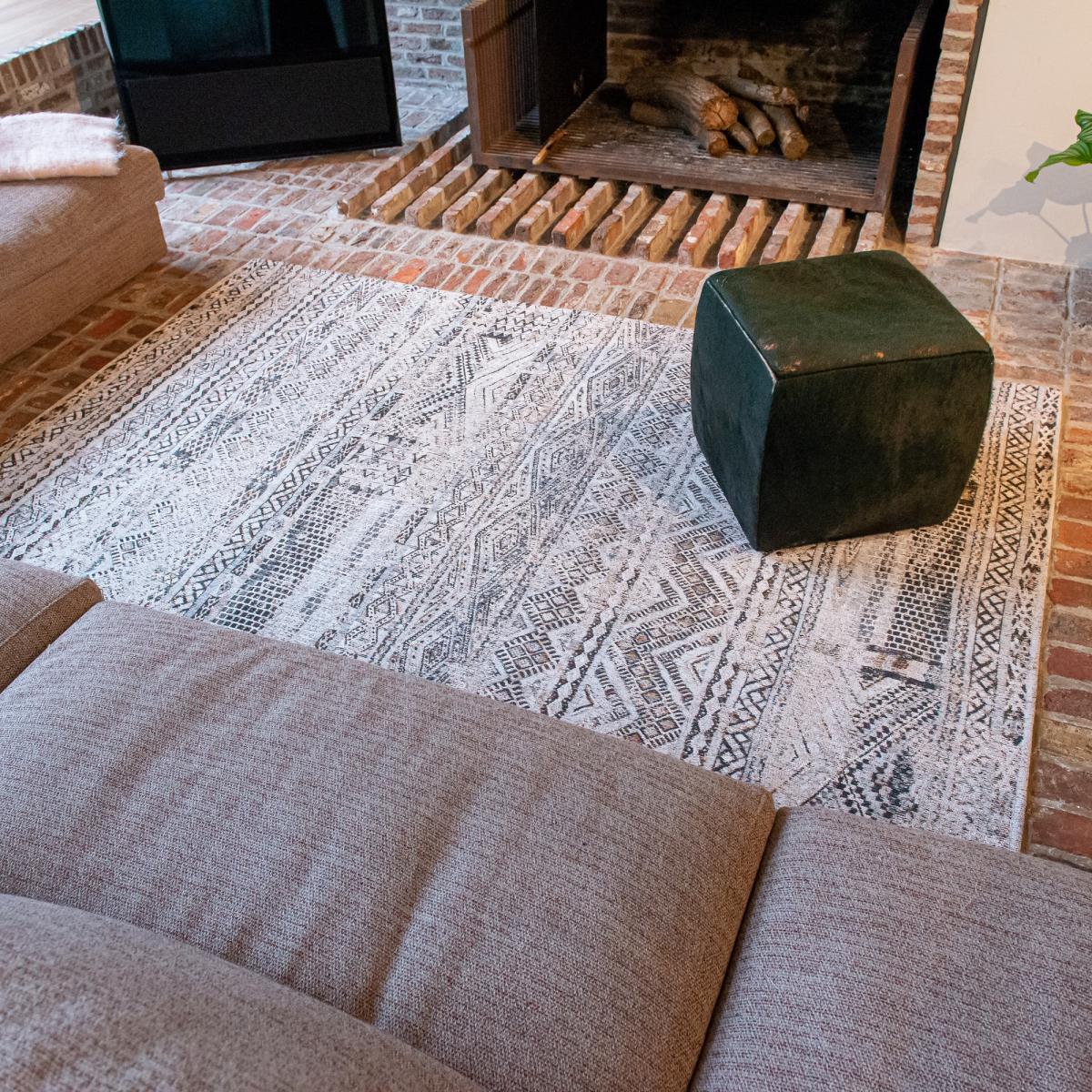 Louis De Poortere Designer Kilim Rugs in 9114 Medina White – image 2