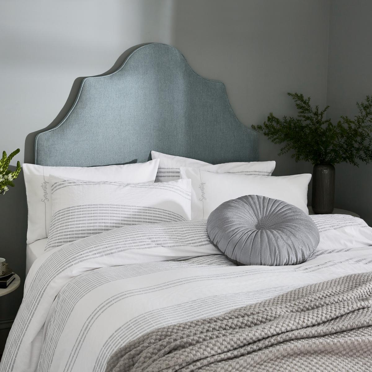 Serenity Bubble Knitted Throw by Katie Piper in Grey130x170cm – image 4