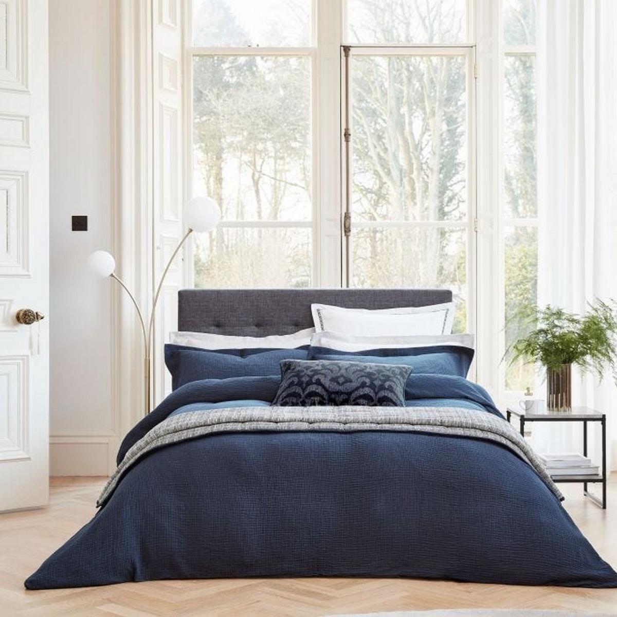 Nika Plain Textured Cotton Bedding in Midnight Blue 140x200cm – image 1