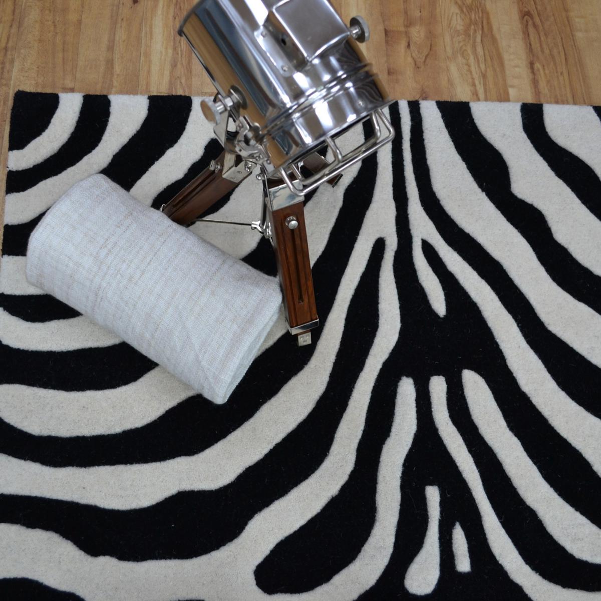 Masai Modern Zebra Print Wool Rugs in Black and White90x150cm – image 4