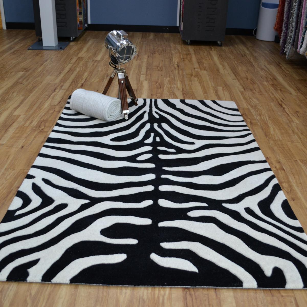 Masai Modern Zebra Print Wool Rugs in Black and White90x150cm – image 5