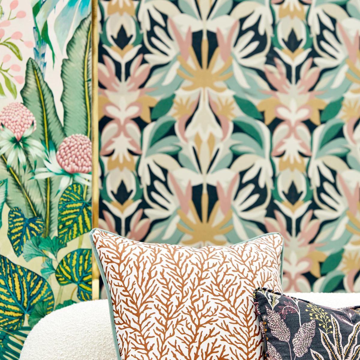 Melora Wallpaper 112760 by Harlequin in Positano Succulent Gold Roll – image 4