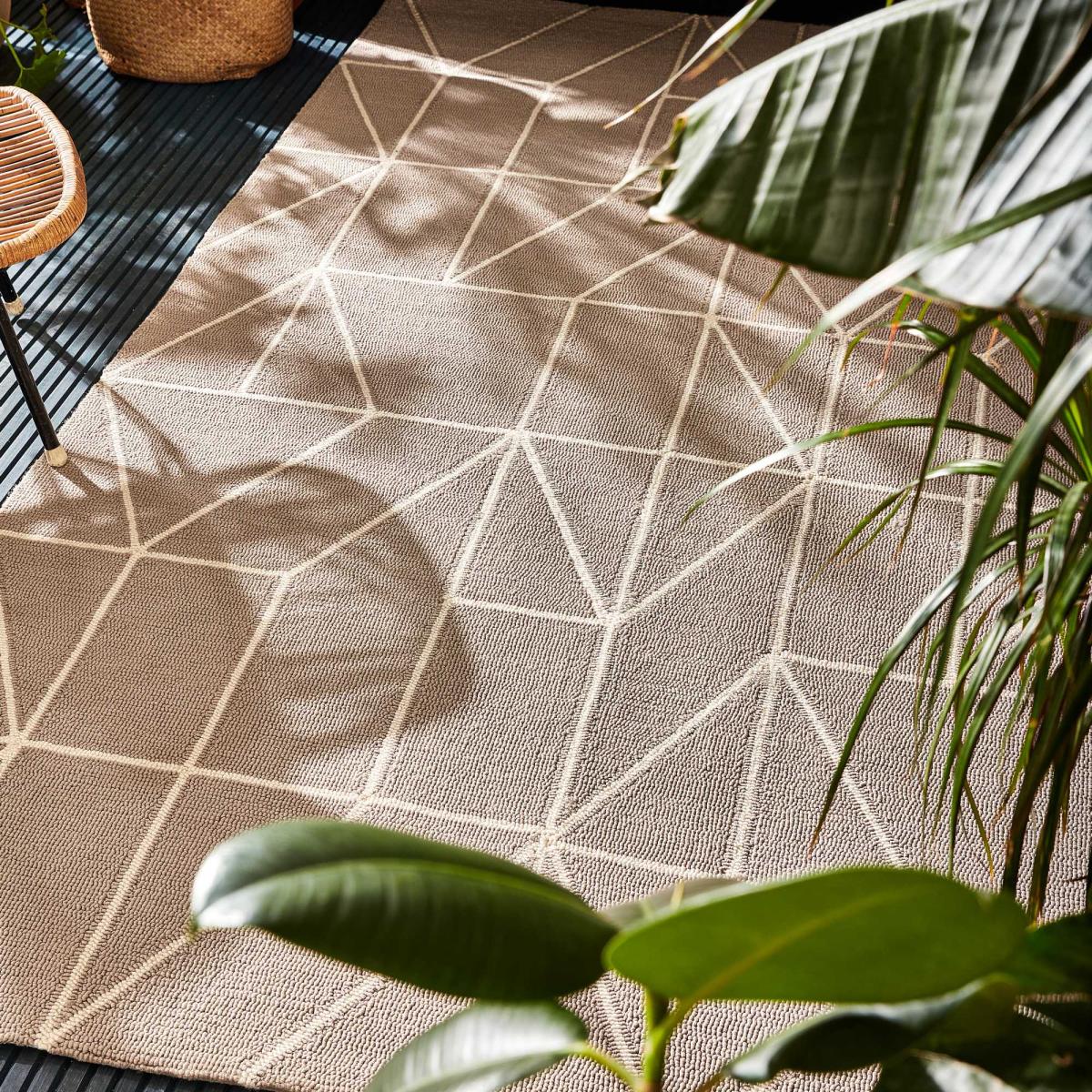 Scion Viso Geometric Outdoor Rugs 424004 Steel Grey – image 2