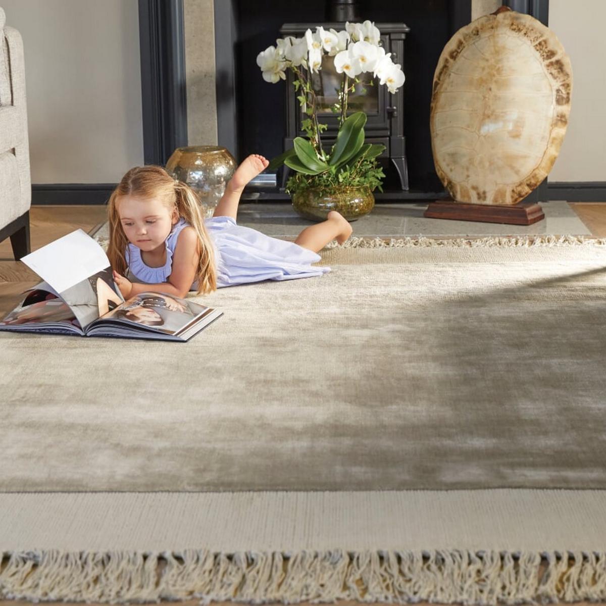 Karma Tassel rugs in Mink 160x230cm – image 1
