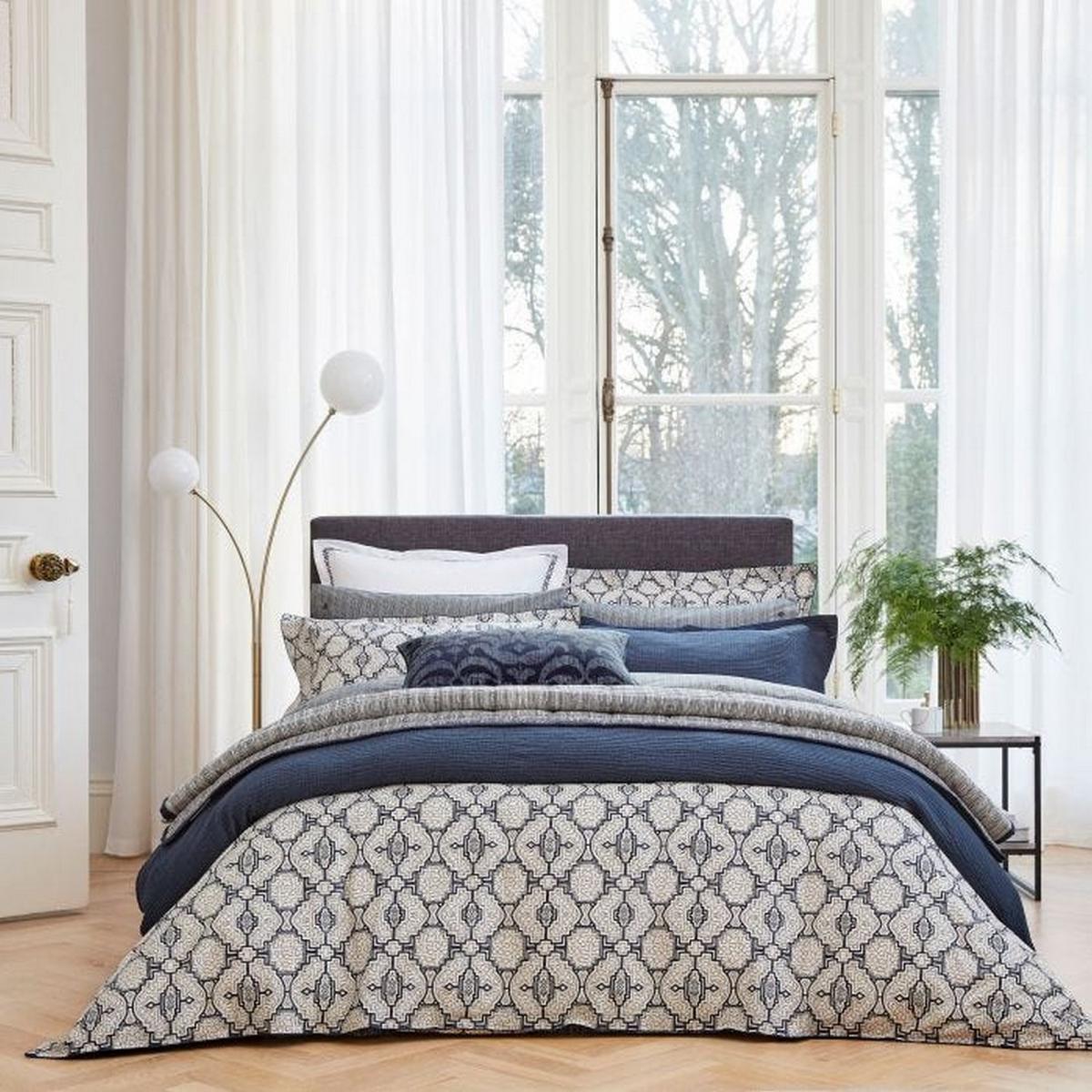 Kateri Shipibo Geometric Bamboo Cotton Bedding in Midnight Blue 48x74cm – image 1