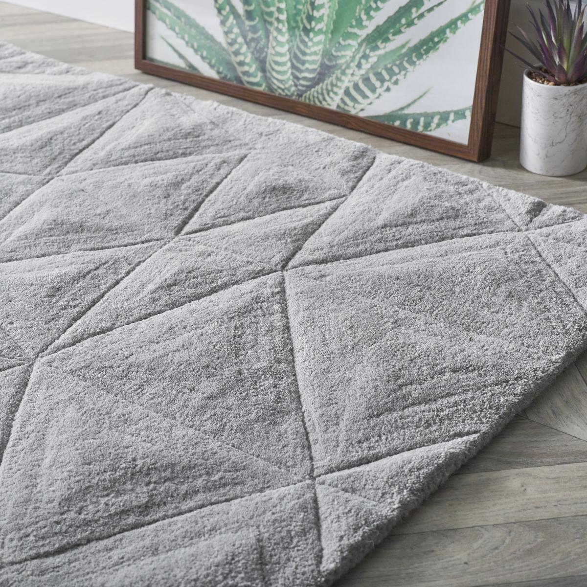 3D Triangles Rugs In Grey – image 2