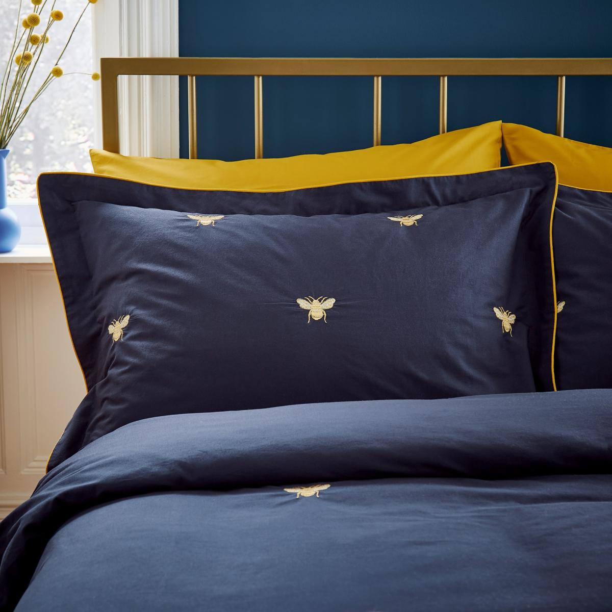Bee Embroidered Cotton Bedding by Joules in Navy Blue 200x200cm – image 5