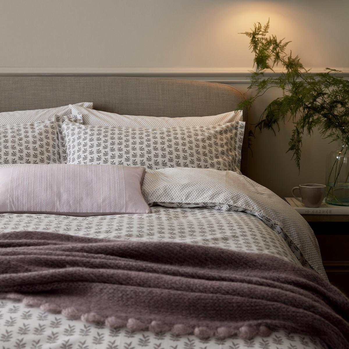 Rae Organic Cotton Leaf Bedding Duvet Cover and Pillowcase By Murmur in Heather Grey 230x220cm – image 1