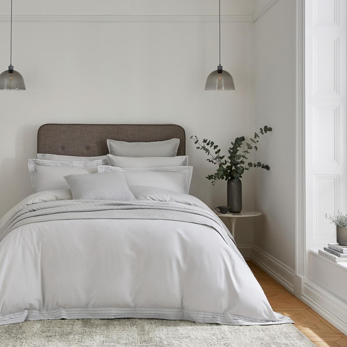Vendi Bedding by Bedeck of Belfast in Silver Grey 74x48cm – image 1