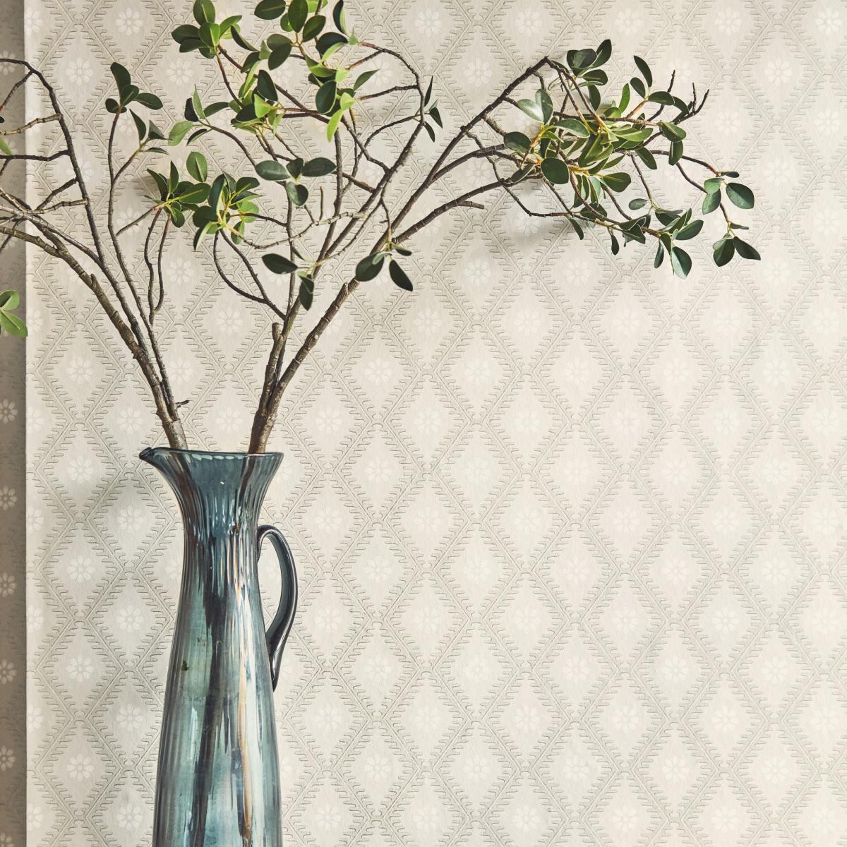 Witney Daisy Wallpaper 216875 by Sanderson in Linen Beige Roll – image 3