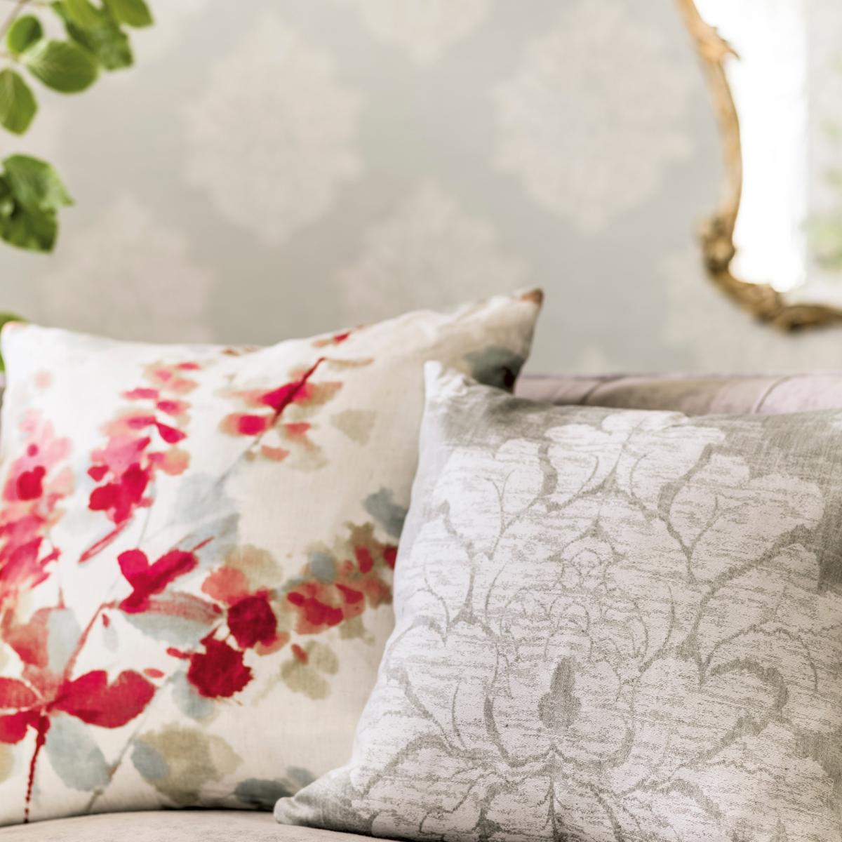 Laurie Wallpaper 216267 by Sanderson in Eggshell White Roll – image 2