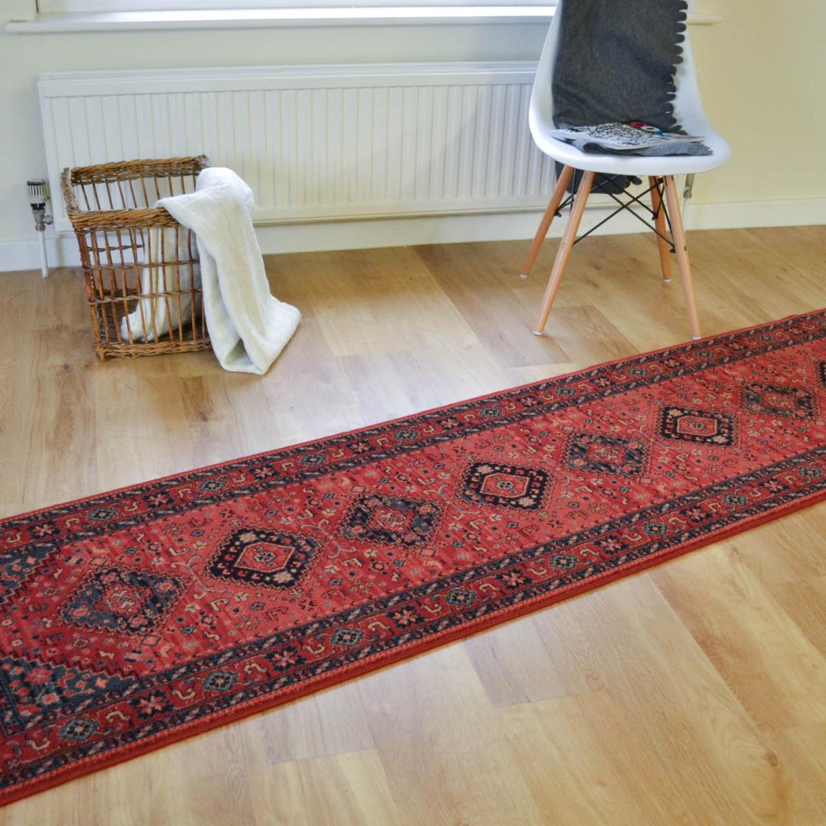 Royal Kashqai Traditional Wool Hallway Runner Rugs 4345 300 in Red 67x275cm – image 1